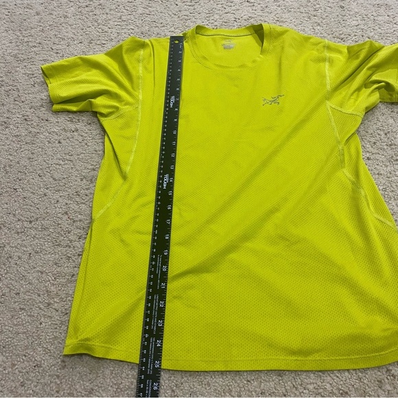 Arc’Teryx Men’s Lime Green / Yellow Performance Tech T-Shirt Size Small - Picture 9 of 11